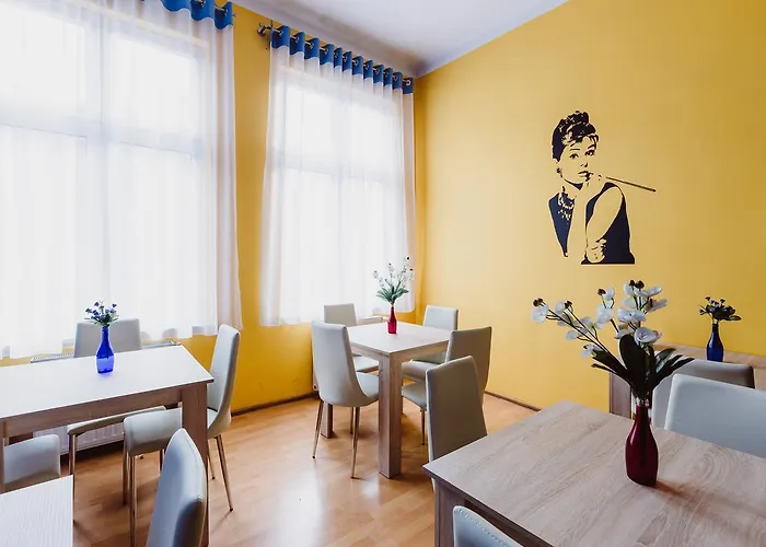 Tara بيت شباب