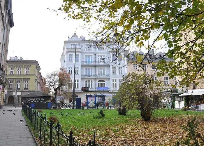 Tara بيت شباب